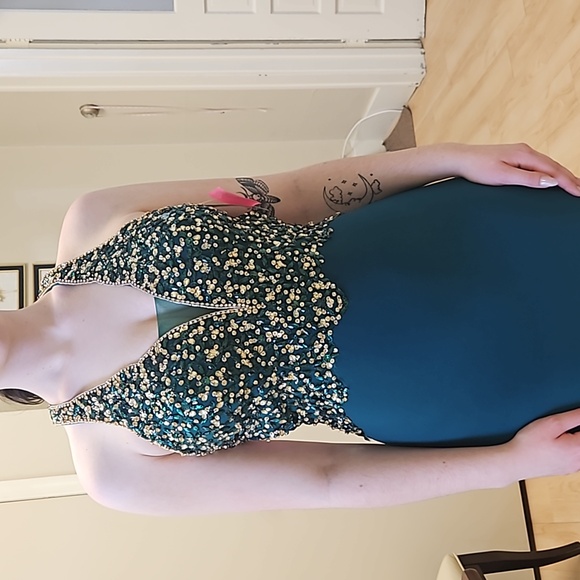 Size 8 emerald green rhinestone jersey prom dress Camille La Vie NWT - Picture 5 of 17